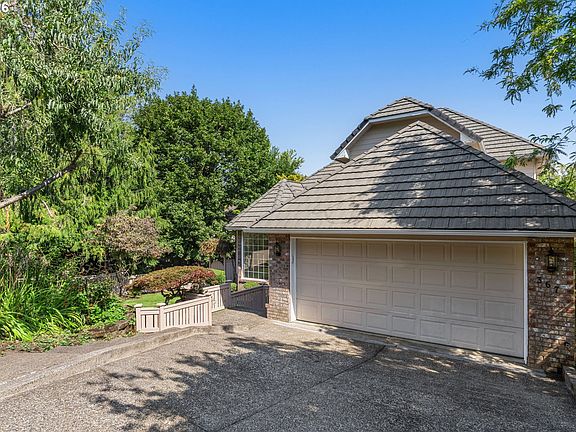 3rd image of 367 Spyglass Dr