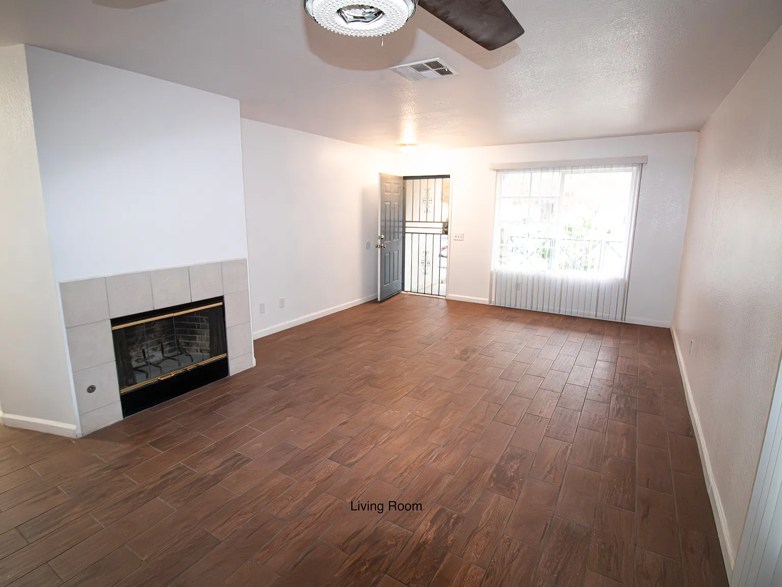 3 bed, 1338 sqft, $2,600 — Photo 2