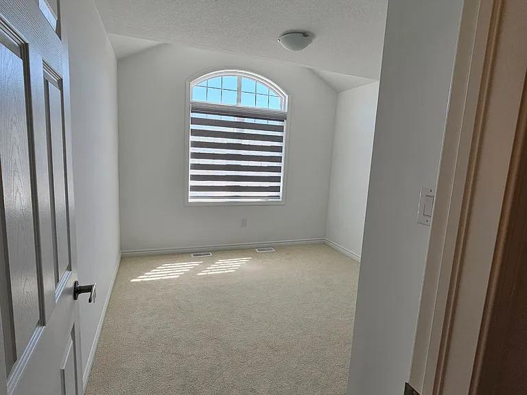 879 Amand Dr — Photo 22