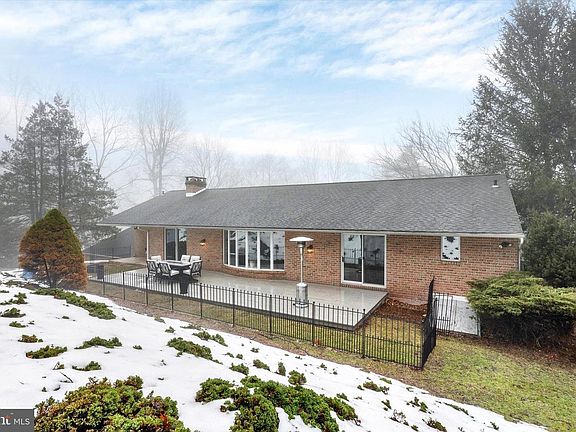 4th image of 49 Fawn Dr