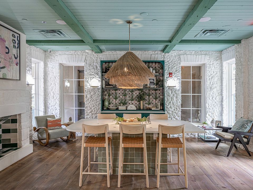 300_amenity_resident lounge (1)