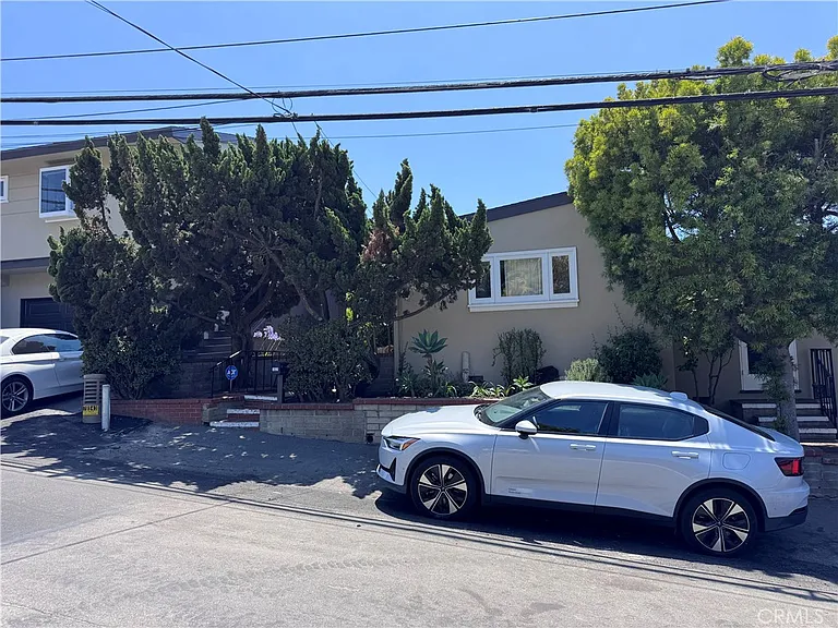 1821 Glenneyre St — Photo 29