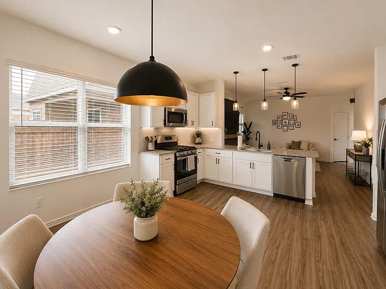208 Longbridge Dr — Photo 2