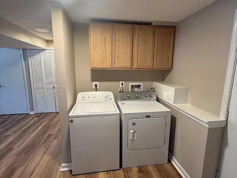 805 London Ct — Photo 15