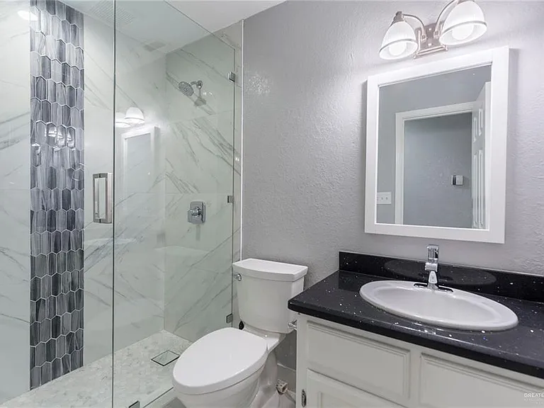 2110 Pecos St — Photo 13