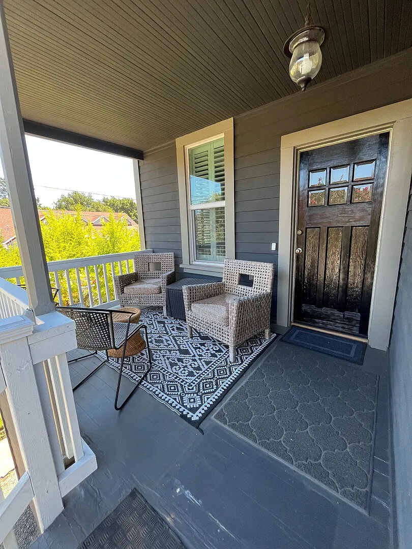 Stylish Wine Country Flat in the Heart of Healdsburg — Photo 1