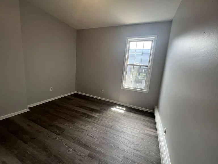 190-192 Hamilton Ave #8 — Photo 10