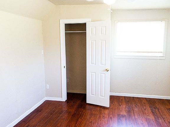 5th image of 4225 NE 19th St