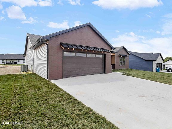 3rd image of 2153 Moonflower Dr
