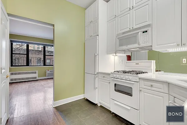 Sold by Bond New York | media 1