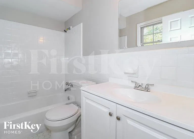 5130 Kingswood Cir — Photo 9