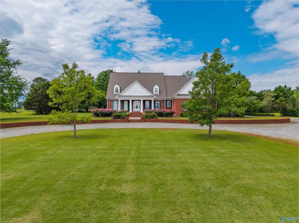 368 Depreast Rd, Hartselle, AL 35640