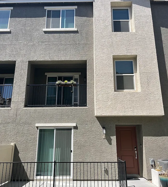 2823 Kona Blue Ln #3
