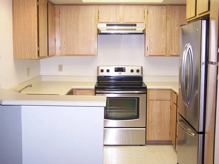 1276 Bellevue Way NE #4 — Photo 3
