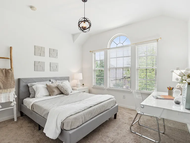 5637 Belton Ln — Photo 24