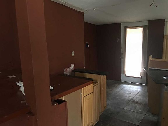 3rd image of 7312 Forest Ave