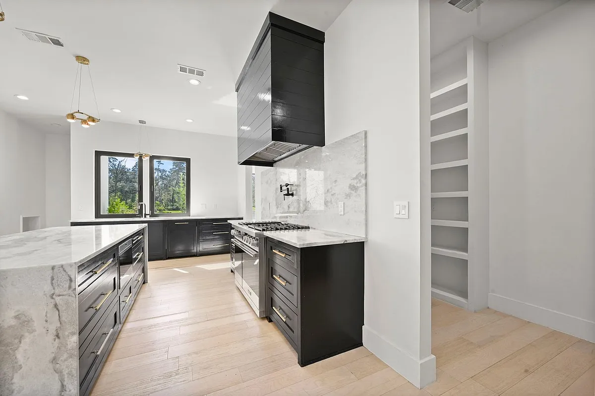 Building Photo - 9825 Fawn View Dr