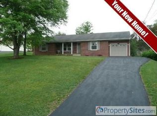 32 Windsor Ln, Daleville, VA 24083