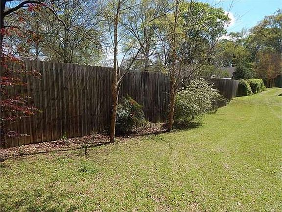 3rd image of 1403 Magnolia Ave