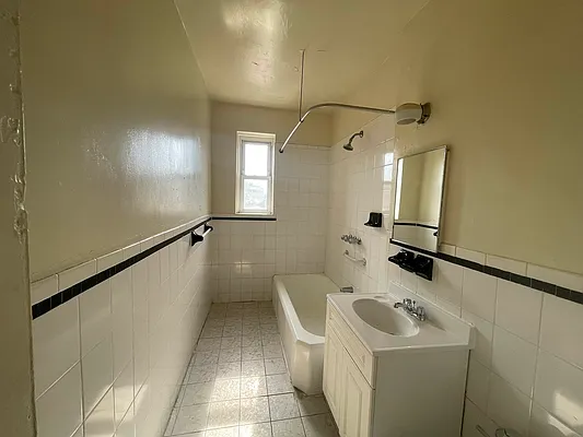 Rented by SpaceReqs LLC | media 17