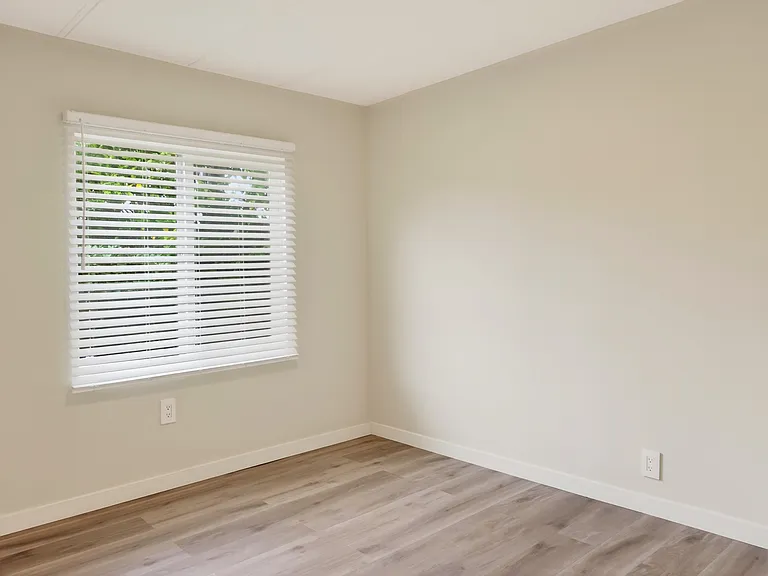 2424 S 130th Pl — Photo 15