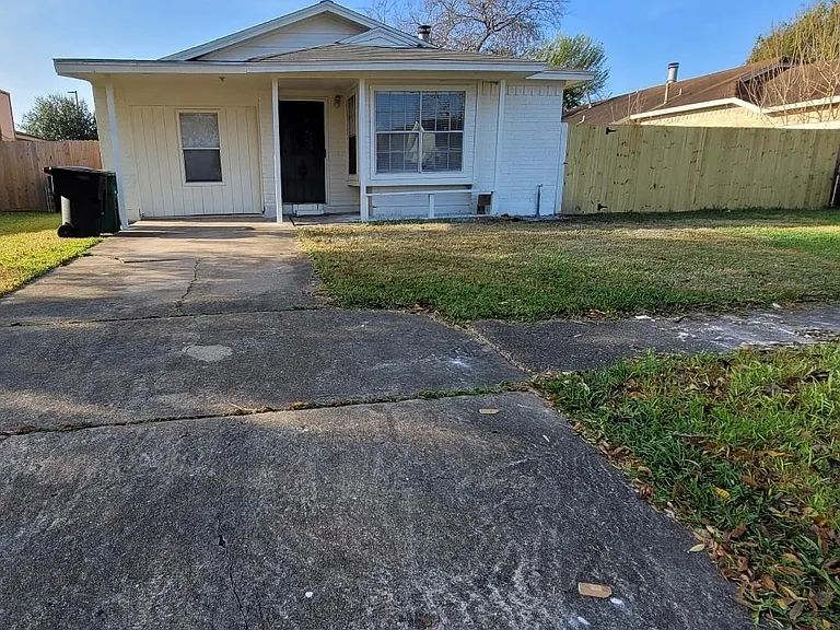 5543 Ambern Dr — Photo 1