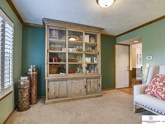 5th image of 15021 Karen Cir