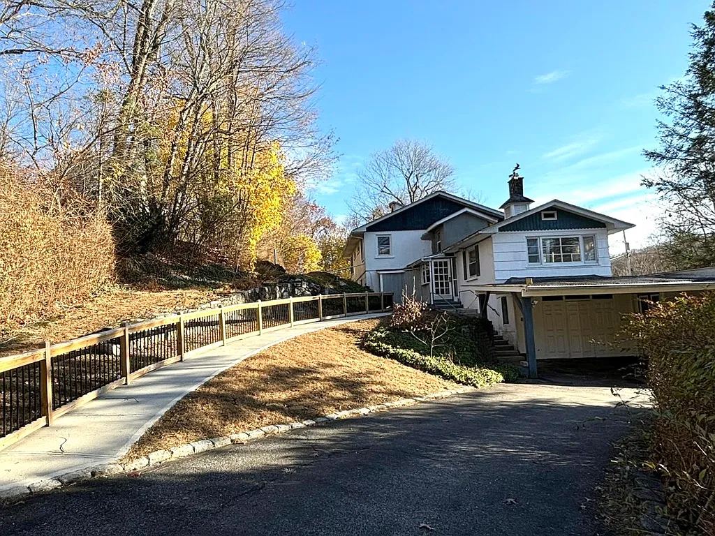 2 bed, 860 sqft, $2,700 — Photo 4