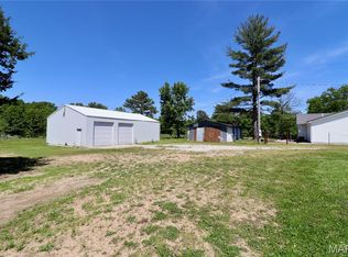 25915 Foxwood Ln, Lebanon, MO 65536