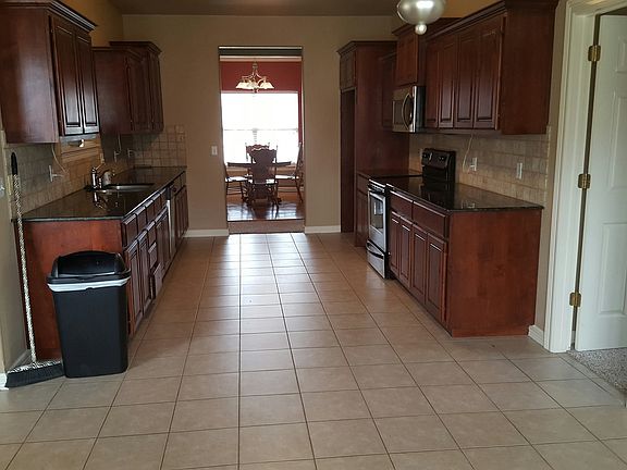 5th image of 1231 Kensington Dr