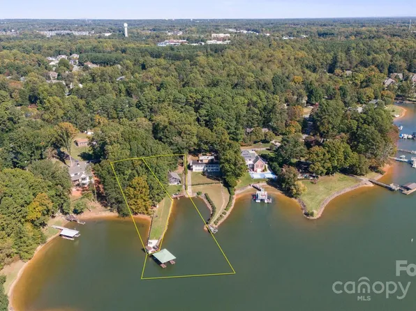 358 Catalina Dr, Mooresville, NC 28117
