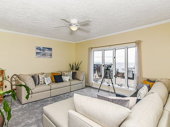 4th image of 3305 Riverview Dr
