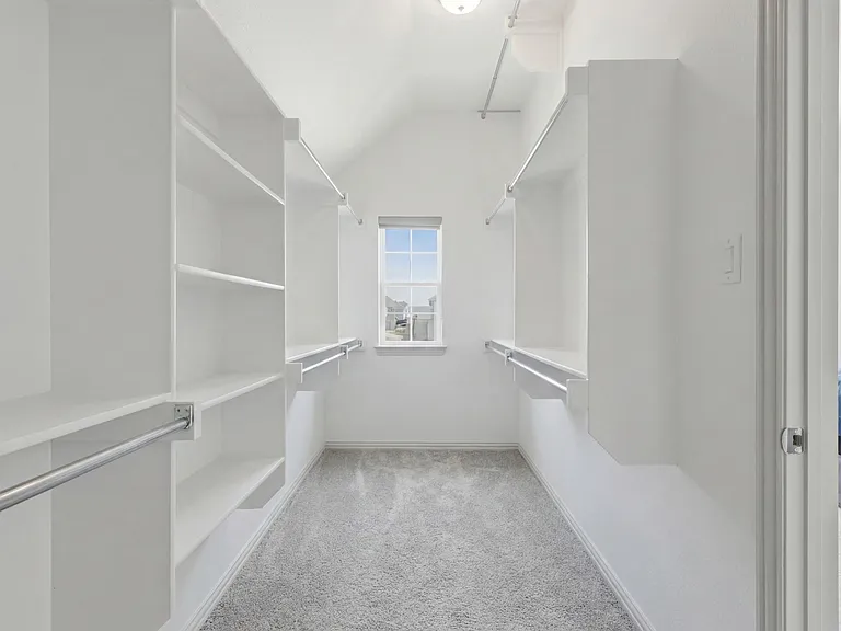 1004 Mikaela Dr — Photo 23