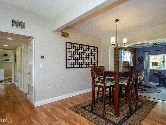 4th image of 119 E Lauren Ct