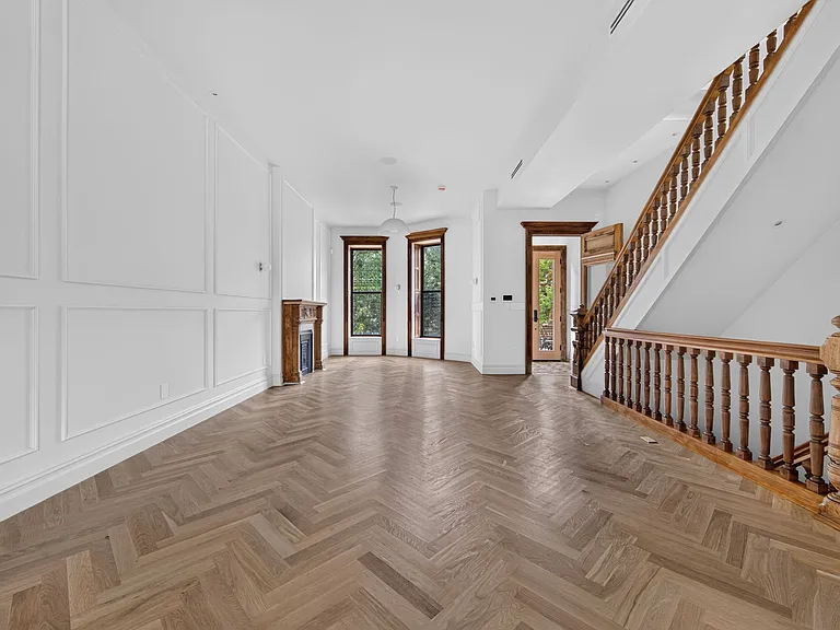 552 Macon St #2 — Photo 5