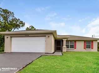 2906 38th St W, Lehigh Acres, FL 33971