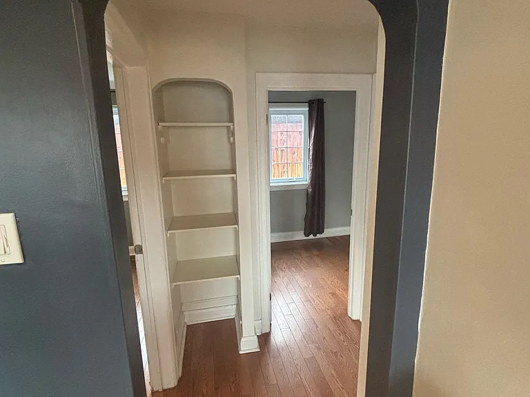 241 Bradley Ave — Photo 7