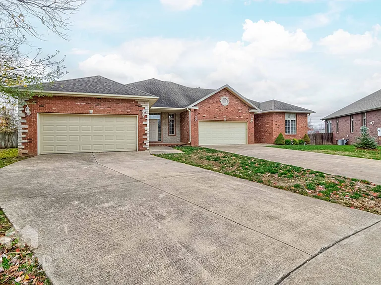 3253 Kickapoo Ave — Photo 24