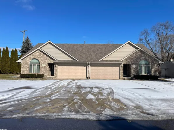 33523 Roselawn St, Chesterfield, MI 48047