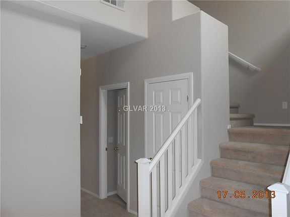 3rd image of 3808 Hollycroft Dr