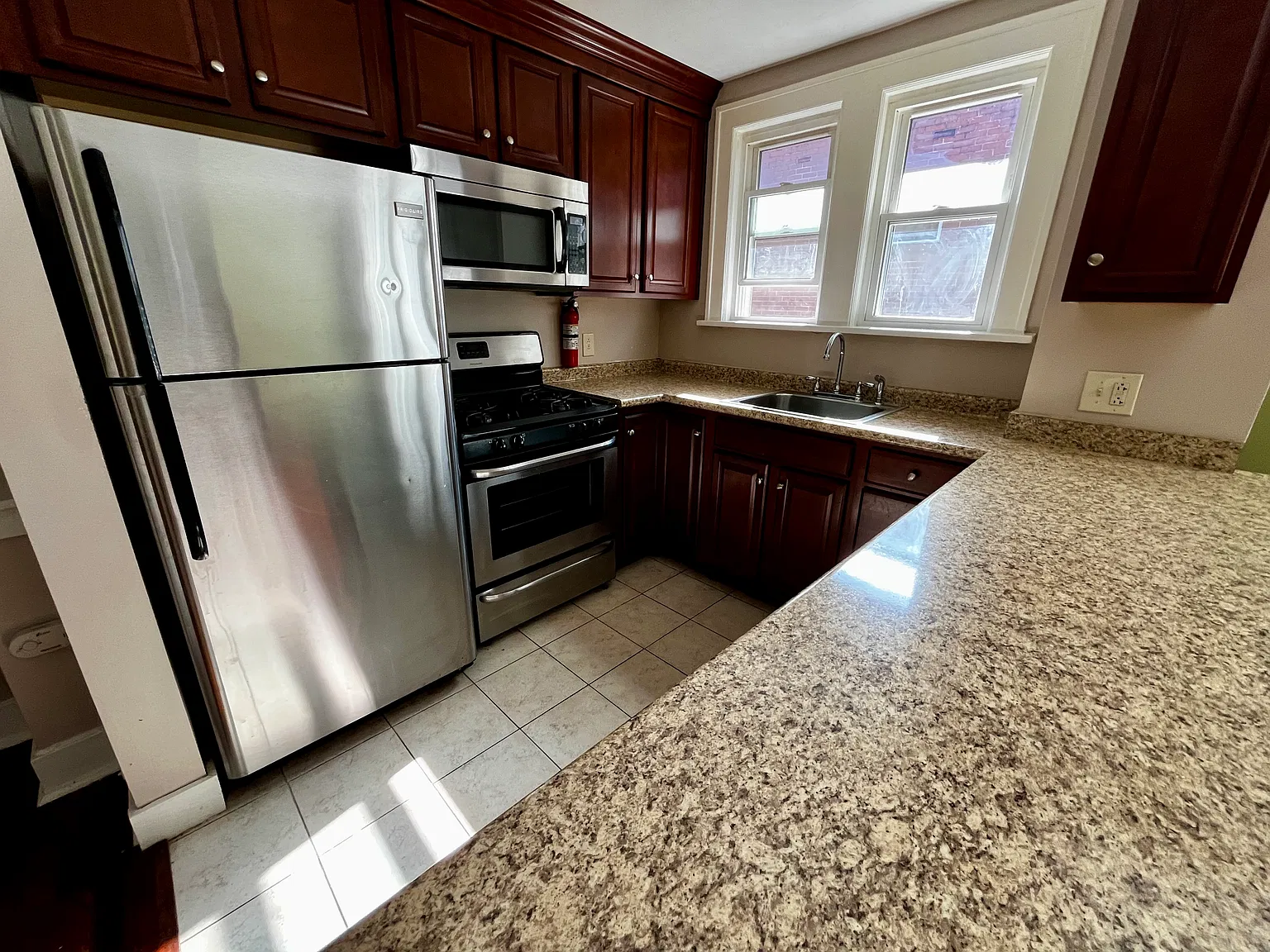 2 bed, $1,025 — Photo 1