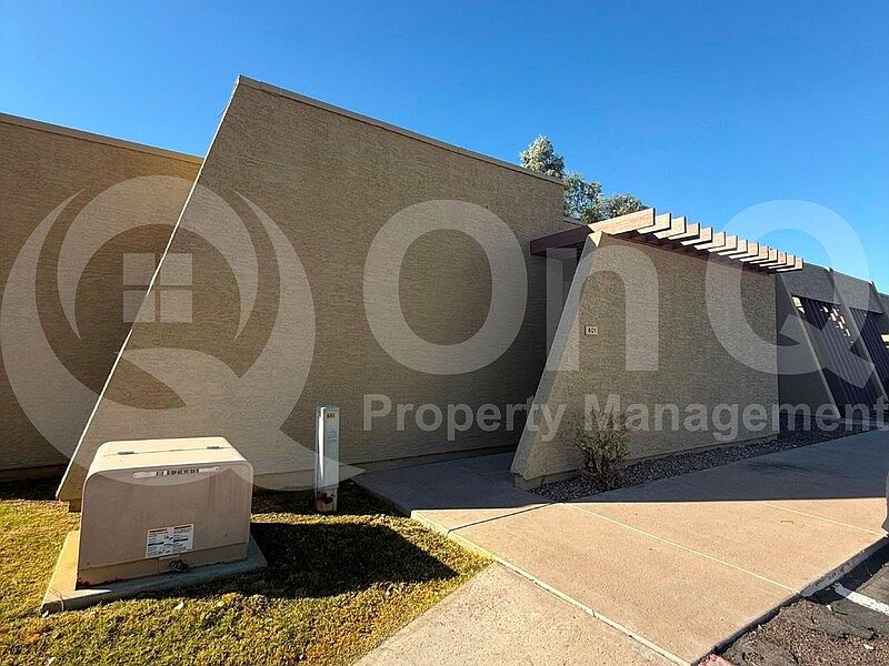 1st image of 601 W 14th St Unit 118