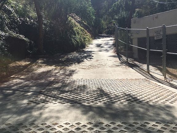 5th image of 1001 N Beverly Glen Blvd