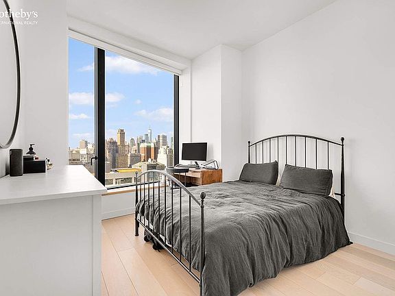 4th image of 11 Hoyt St #28B