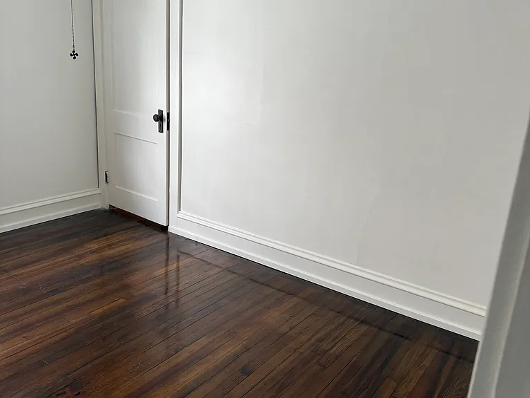 2406 Noble St — Photo 16