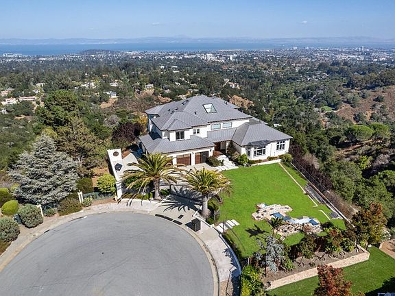 2nd image of 30 Miranda Ct