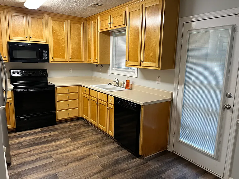314 Fletcher Ct — Photo 8