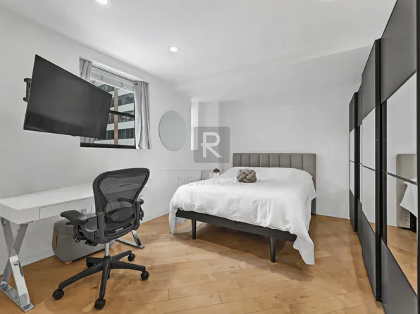 150 West 51st Street image 5 of 12