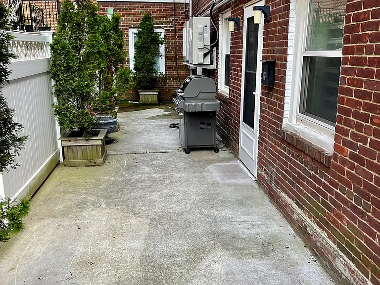 133-09 Rockaway Beach Blvd — Photo 12