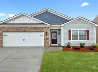 393 Ridgeview Ln, Mars Hill, NC 28754